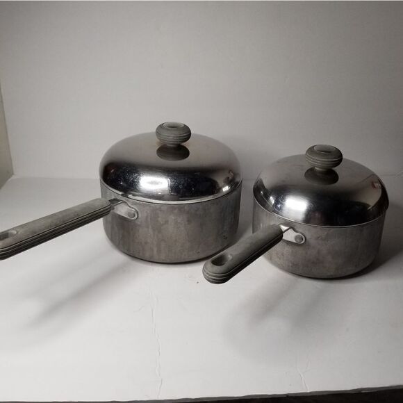 Circulon pots with lids set - Picture 1 of 11